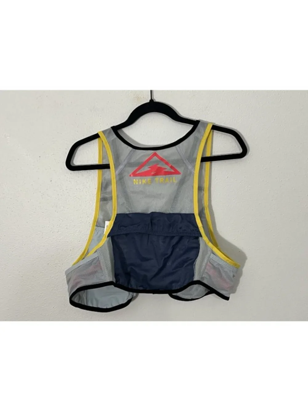 Nike Trail Running Vest Womens White With Yellow Trim